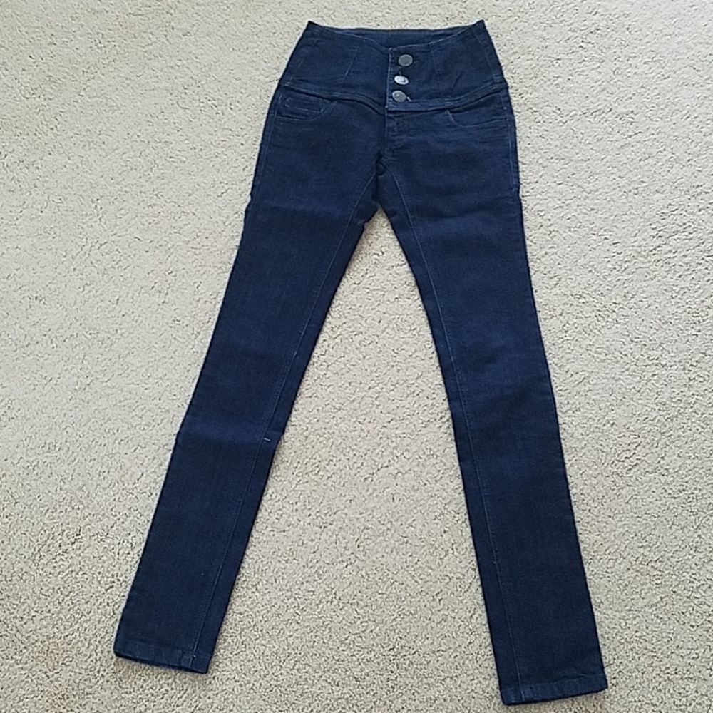 Highwaist button front skinny jean
